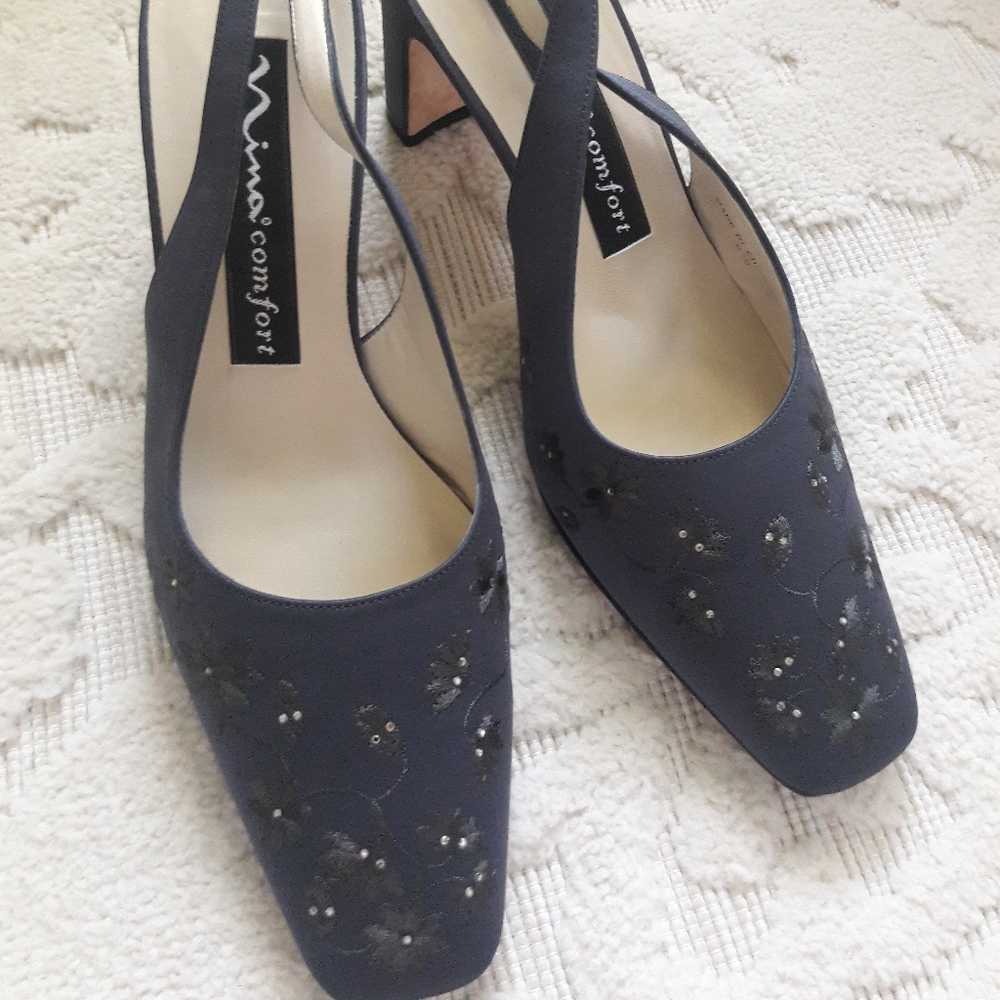 "NINA " COMFORT NAVY SATIN PUMPS! EMBELLISHED!7.5M